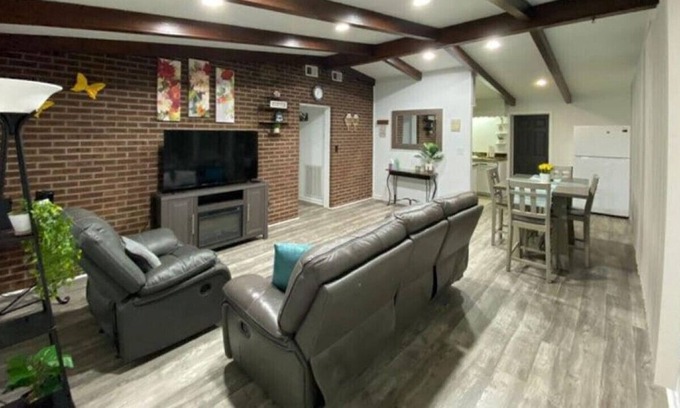 Olin Casa | Robinhood in Sherwood Forrest