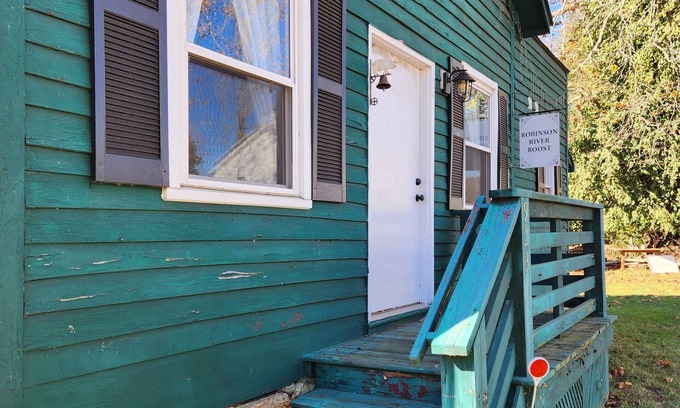 Haywood Cabaña | Robinson River Roost - Country cottage near Shenandoah NP