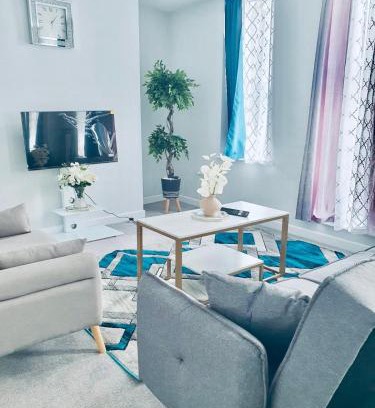 Wainscot Apartamento | Rochester Castle, 2 Bed Modern Apartment