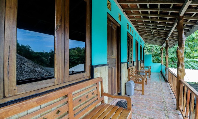 Wonosari Hotel | Rock Garden Homestay & Resto