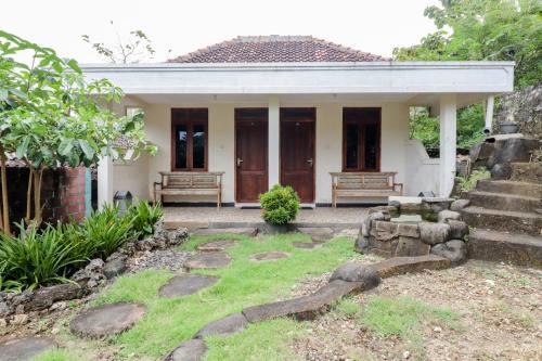 Semanu Casa | Rock Garden Homestay & Resto