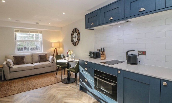 Stoney Middleton Cabaña | ROCK MILL APARTMENT, pet friendly, with a garden in Eyam