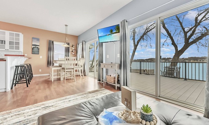 Spirit Lake Casa | Rock`n Reel on East Lake Okoboji