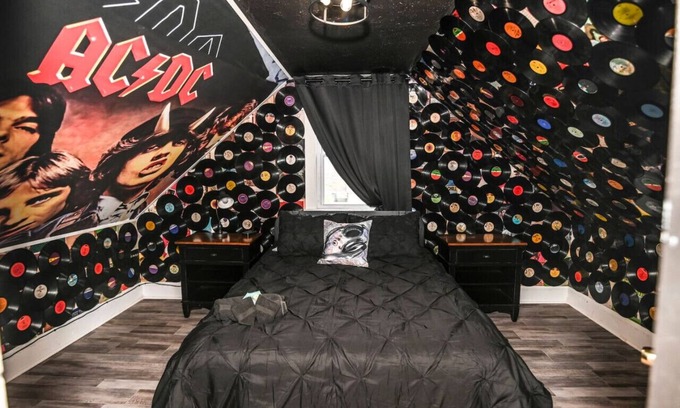 Cleveland Apartamento | Rock 'n' Roll Duplex | Themed | Sleeps 10