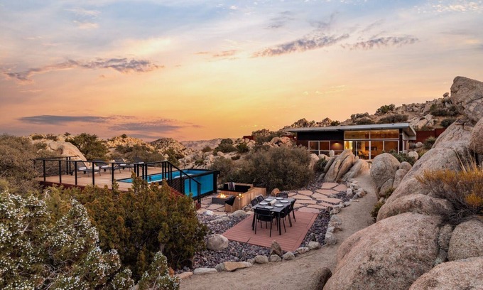 Yucca Valley Casa | Rock Reach House | Featured in Forbes + Dwell