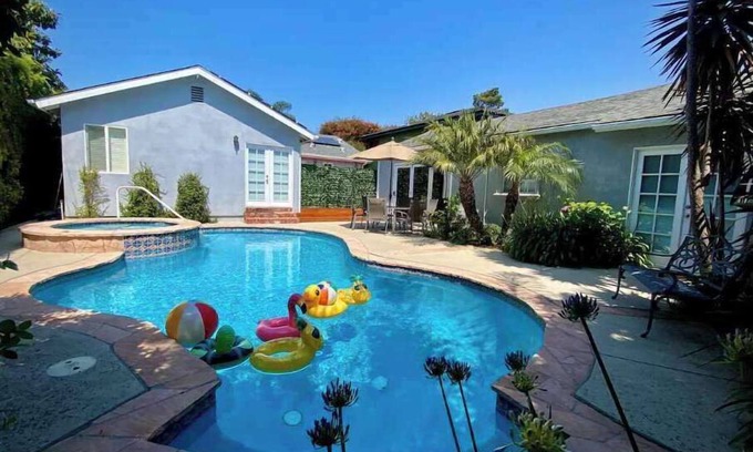 West Los Angeles Casa | Rock & Royalty Guesthouse, UCLA, Century City adj.
