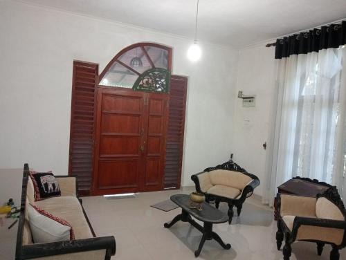 Tennekumbura Casa | Rock View Bungalow - Home Stay - Kandy