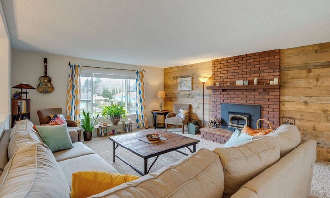 Rockaway Beach Casa | Rockaway Beach Vacation Rental: Walk to Ocean
