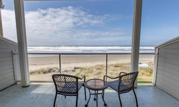 Rockaway Beach Casa | Rockaway beach vibes,Waterfront Oceanfront Rockaway Beach House near Downtown,WIFI, Washer Dryer