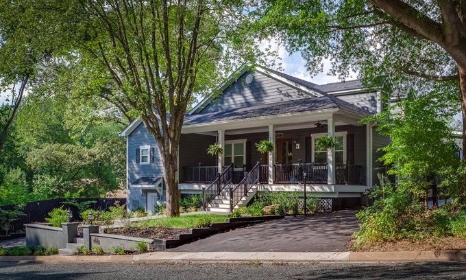 Charlottesville Casa | Hermosa casa - Excelente ubicación, a minutos del centro de la ciudad, Universidad de Virginia