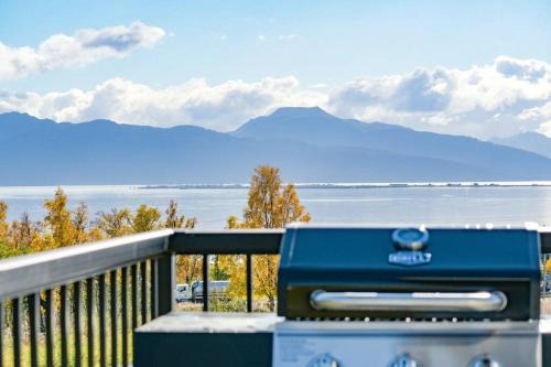 Kachemak Casa | Rockfish Retreat at Kachemak Bay Kabins