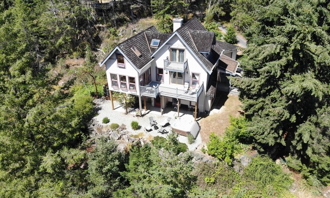 Halfmoon Bay Casa | Rockhill House