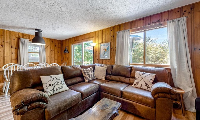 Conway Casa | Rockhouse Mountain Retreat