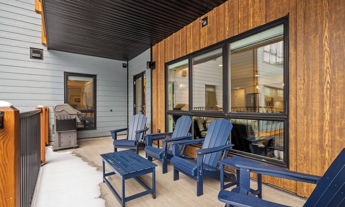 Dead Man's Flats Condominio | Rockies Retreat: Pool, Hot tub, Gym, Free parking