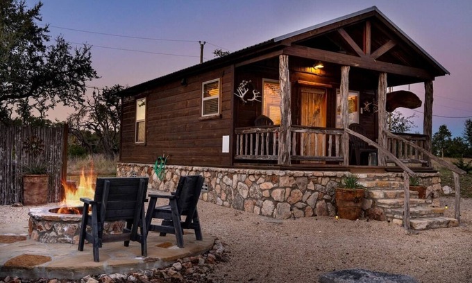 Fredericksburg Cabina | Rockin' R - Shining Star Cabin