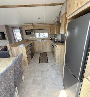 Hamworthy Casa | Rockley Park - Holiday Accommodation 22180