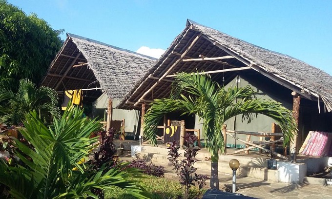 Galu Otro | Rocks villa homestay