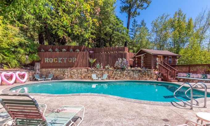 Hacienda Casa | Rocktop Lodge ~ Riverfront Lodge with private pool, hot tub & great views
