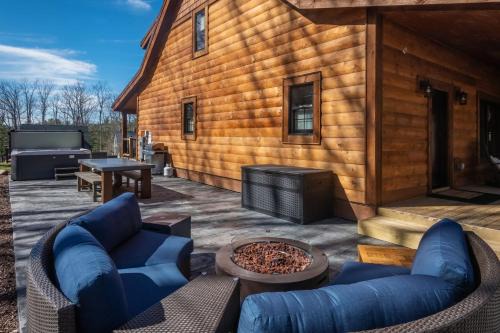 Oakland Casa | Rockwell: New w/Dock Slip, Hot Tub, Lake Access, Dog Friendly