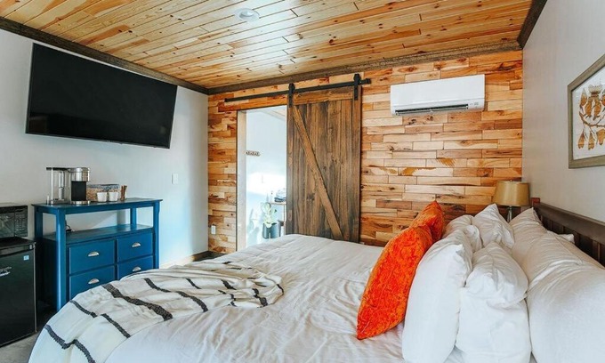 Afton Apartamento | Rockwell Ridge The Chestnut Suite