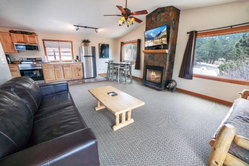 Estes Park Casa | Rocky Mountain Retreat 1B by Rocky Mountain Resorts
