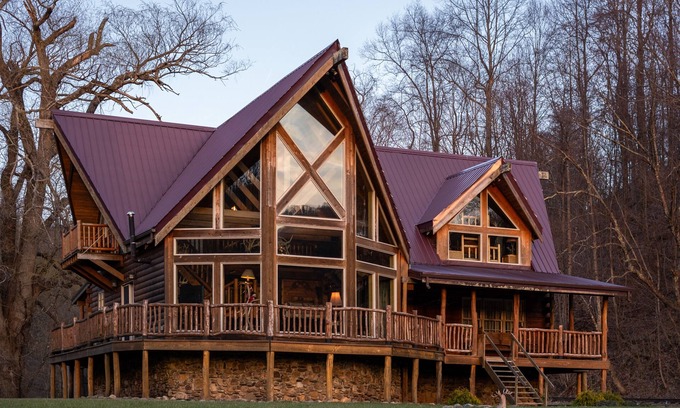 Elkins Cabina | Rocky Mt Lodge - Hot tub, Firepit, Fishing, Floating, Large Mountian Getaway