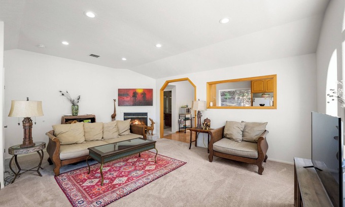 Simi Valley Cama Y Desayuno | Rocky Peak Retreat Hillside Home