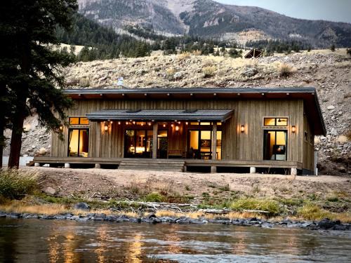 Creede Casa | Rocky's