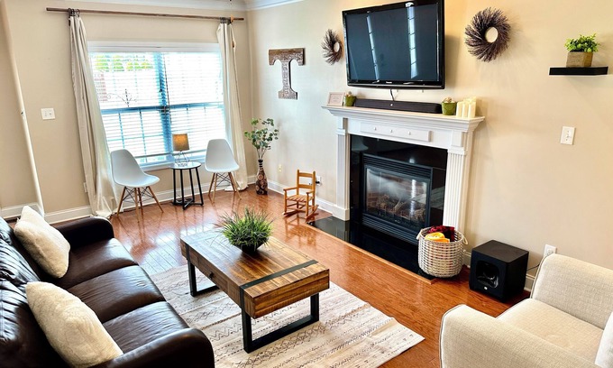 Ashley Oaks Casa | Rocky Top Refuge - by Volunteer Villas