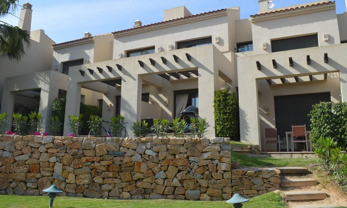 Roda Casa | Roda Townhouse: piscina, aire acondicionado, WIFI, palos de golf