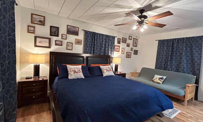 Mansfield Casa | Rodeo Ranch: Arcade Game, Near seasonal Live Rodeo, Bunkbed, King Bed, SMOOR