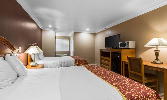 Cypress Hotel | Rodeway Inn Cypress - Near Cypress College