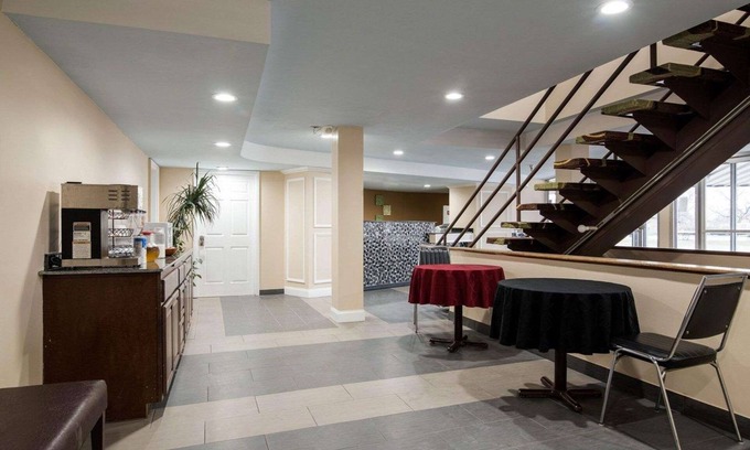 Syracuse Hotel | Rodeway Inn