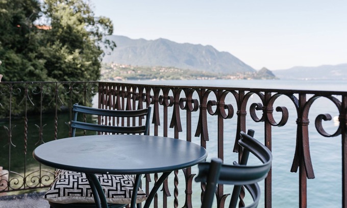 Brezzo di Bedero Apartamento | RODODENDRO- Villa On The Lake