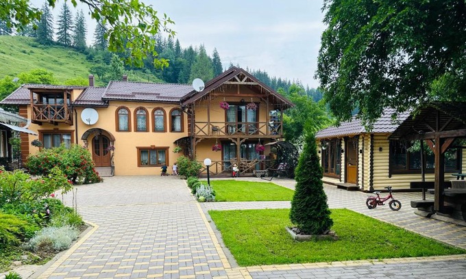 Verkhovyna Casa | Rodynnyi Zatyshok