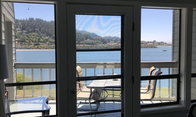 Gold Beach Condominio | Rogue River Condo - Vistas atractivas, paraíso de los pescadores