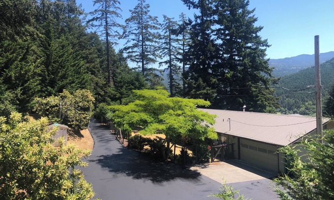 Gold Beach Casa | Rogue River Delight - 2 bd / 2 ba Casa con vista al río