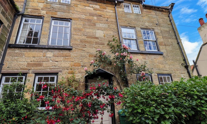 Robin Hood's Bay Casa | ROKEBY HOUSE, pet friendly in Robin Hood’s Bay