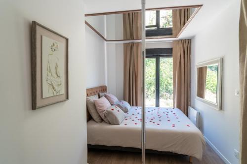 Evreux Apartamento | Romance Me - Love Room Élégante avec Table de Massage & Pole Dance - Night & Day use