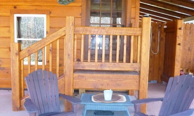 Bostic Cabina | Romántica cabaña Creekside 5 * de lujo para 2 * 28 acres * Jacuzzi * Pan casero