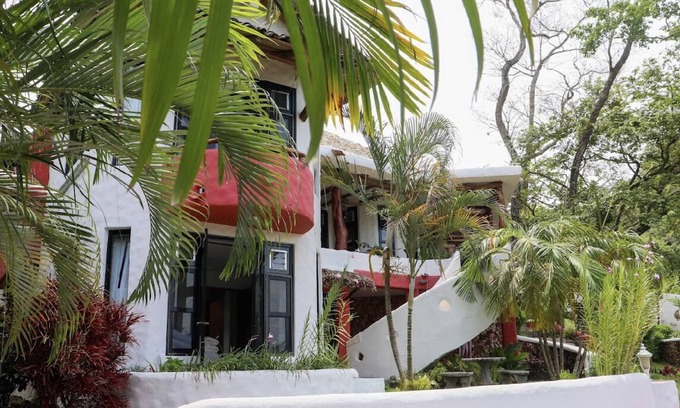 Altos del Maria Villa | Romantic and cozy apartment in tropical villa w/ mountain and flowers view.