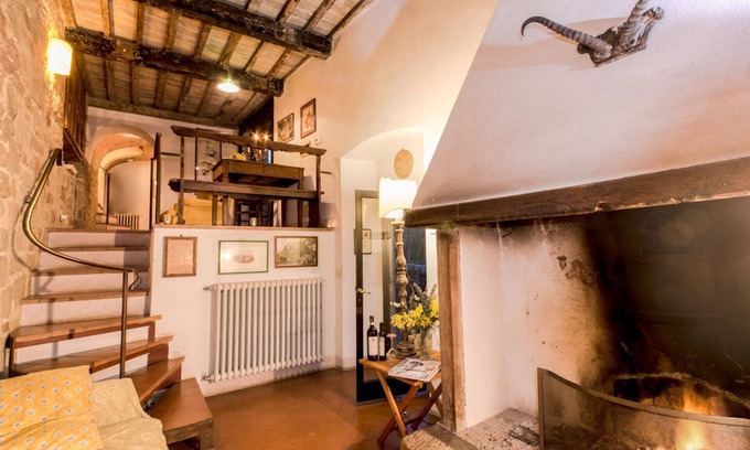 Roccastrada Otro | Apartamento romántico dentro de una granja orgánica histórica, con piscina.