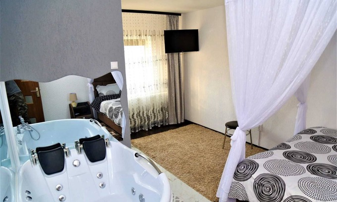 Curtea De Arges Apartamento | Romantic appartment for your trip to Romania