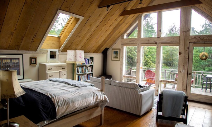Mendocino Apartamento | ROMANTICO, ARTISTAS PRIVADAS SUITE FORESTAL, 5 acres Secuoyas, Senderos, Mendo 2 millas.