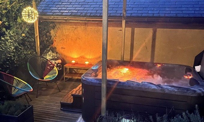 Chamoux-sur-Gelon Cama Y Desayuno | Romantic B&B with sauna and hot tub at the foot of the mountains!