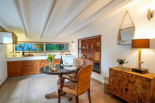 Morne Criquet Casa | Romantic Bungalow near Beach with Shared Pool