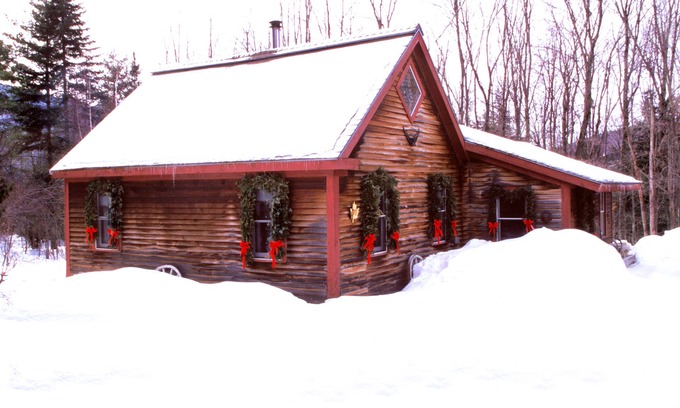 Stowe Hollow Cabina | Cabaña romántica: admite mascotas, estufa de leña, 1 hab + loft