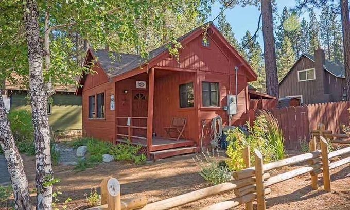 Al Tahoe Cabina | Cabina romántica para 2 jacuzzis privados, cerca de Heavenly, Lake y Casinos-1198C ~