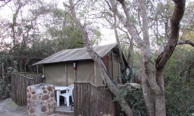Thorny Bush Game Reserve Casa | Almohadilla de lona romántica en el río, comparte la ducha con los monos y escucha a los leones