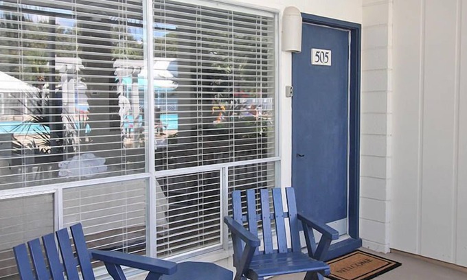 Saint Helena Island Complejo | Romantic Centrally Located Suite Steps from Beach Club, Sandbar, & Tennis